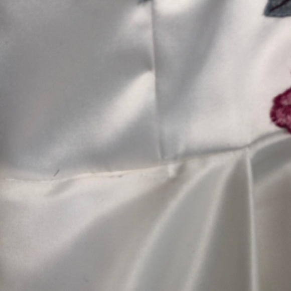 Ivory soft satin high low embroidered wedding - Picture 4 of 8